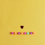 Ilustrasi be yourself and love yourself artinya
